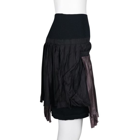 Pre Loved Sacai Black Ruffled Skirt - Picture 4 of 5